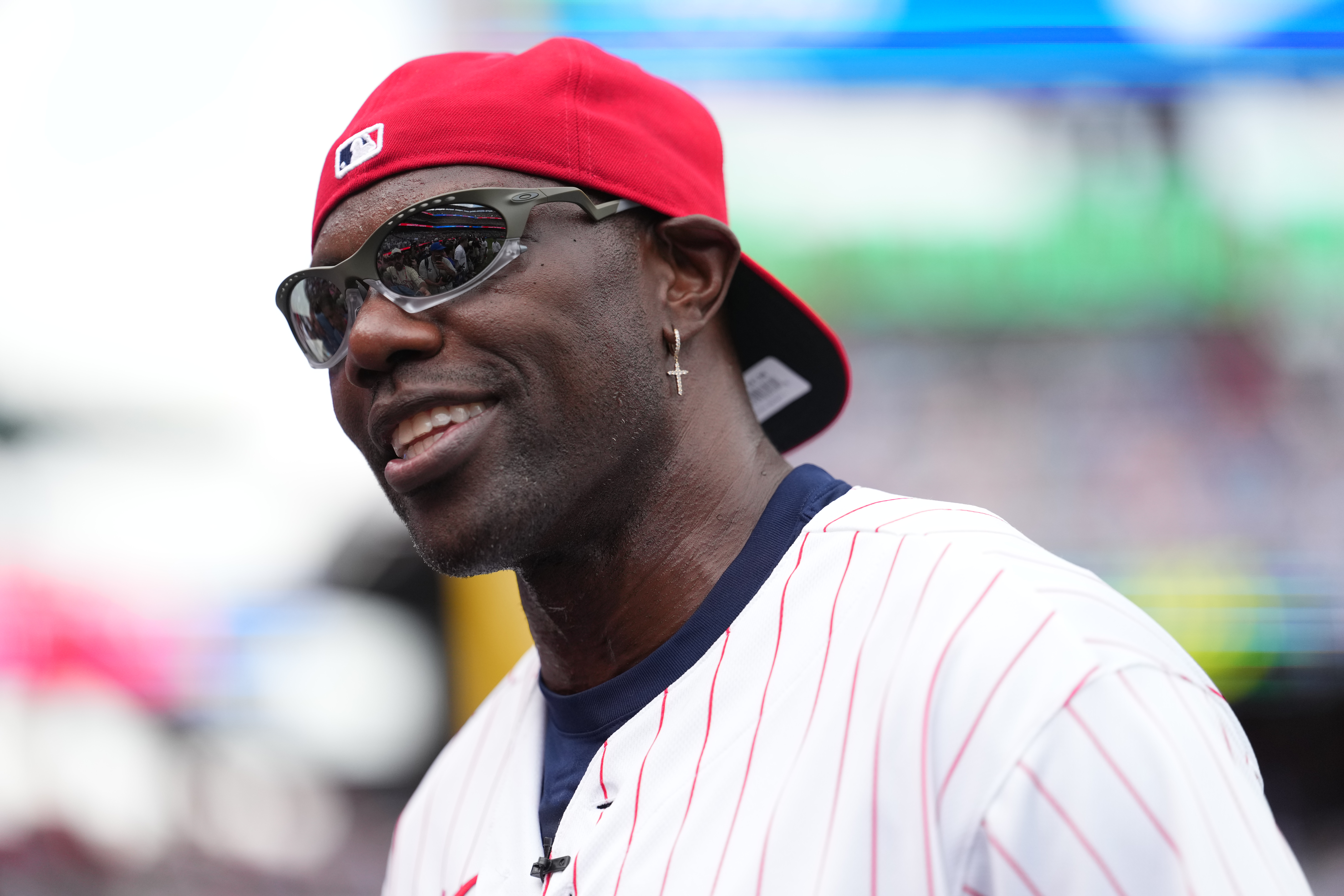 Trailer for Terrell Owens documentary revisits receiver's driveway workout during Eagles holdout — Jenkintown Community news